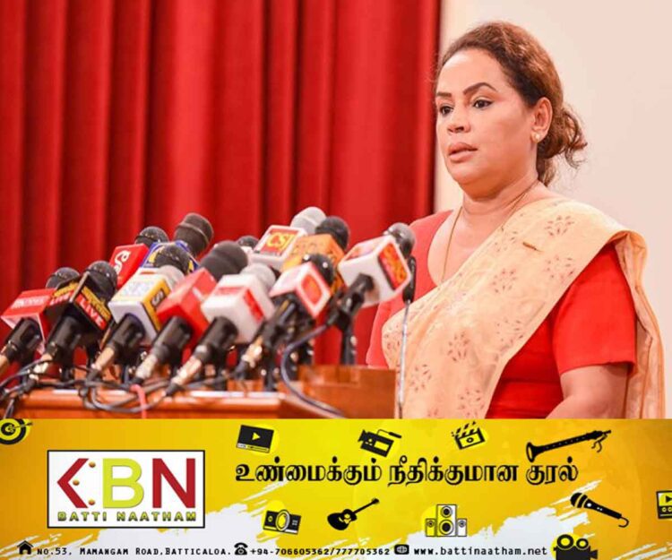 டயானா கமகேவின் வீடு தேடிசென்று ஆதரவு கோரிய ஜனாதிபதி வேட்பாளர்கள்; 10 கோடியை நிராகரித்த டயானா!