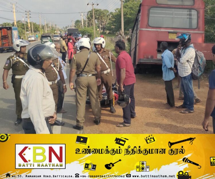 வேக கட்டுப்பாட்டை இழந்த அரச பேருந்து; மோட்டார் சைக்கிளுடன் மோதி விபத்து!