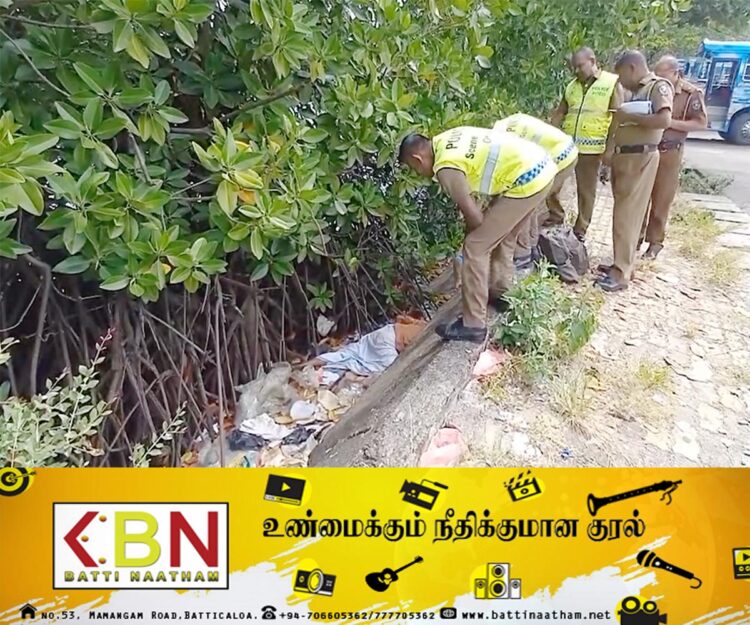 மட்டு தனியார் பேருந்து தரிப்பிடத்திற்கு அருகாமையில் ஆண் ஒருவரின் சடலம் மீட்பு!(புகைப்படங்கள் இணைப்பு)