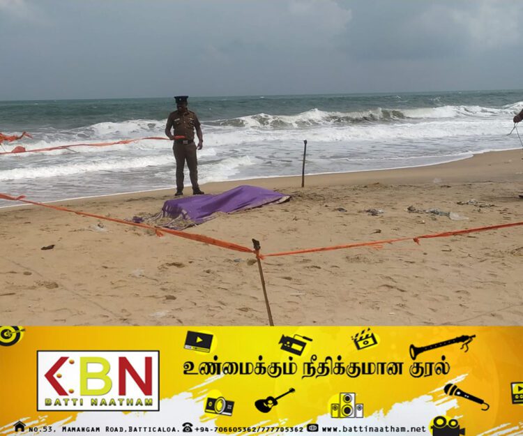 ஆரையம்பதி கடற்கரையில் பெண் ஒருவரின் சடலம் மீட்பு!