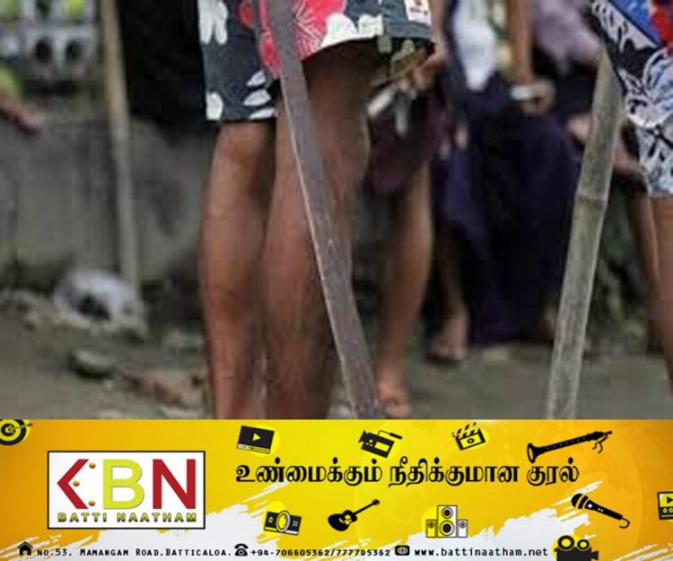 மன்னாரில் வாள் வெட்டு; பொலிஸாரிடம் கோரிக்கை விடுத்துள்ள பொது மக்கள்!