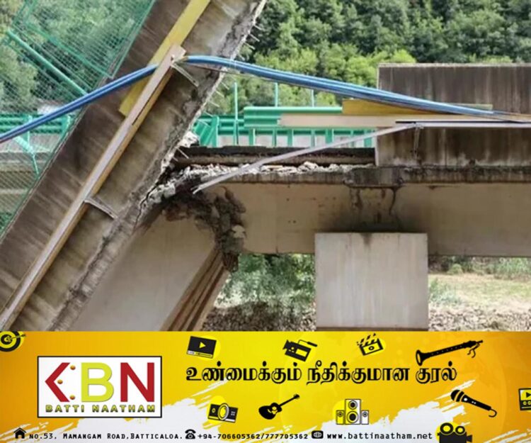 சீனாவில் சரிந்து விழுந்த மேம்பாலம்; 11 பேர் பலி!