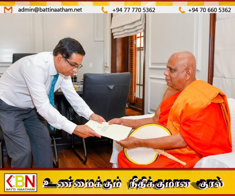 ரஜரட்ட பல்கலைக்கழகத்தின் வேந்தரான கல்லேல்லே சுமனசிறி தேரர் பதவி விலகல்