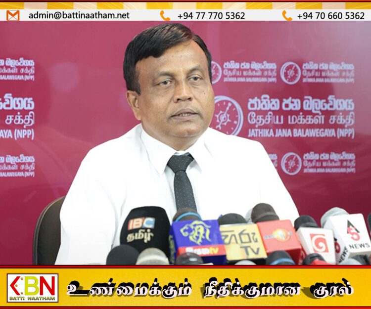 பொது வெளியில் தனது சாரதியை கழுதை என அழைத்த பொதுப் பாதுகாப்பு அமைச்சர்