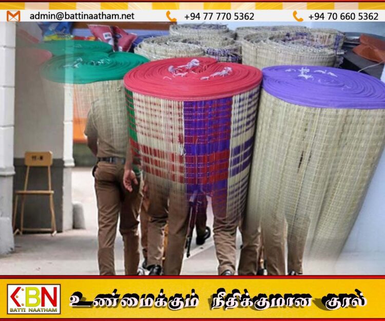 வாக்காளர்களுக்கு வழங்க மறைத்து வைக்கப்பட்டிருந்த பாய் படுக்கைகள் மீட்பு