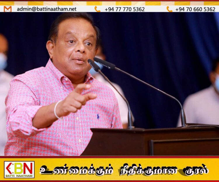 முன்னாள் அமைச்சர் ரத்நாயக்க இலஞ்ச ஆணைக்குழுவில் ஆஜர்
