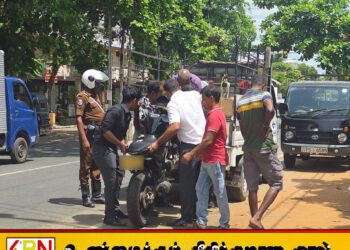 மட்டு நகரில் கார்-மோட்டார் சைக்கிள் மோதிய விபத்தில் இருவர் படுகாயம்