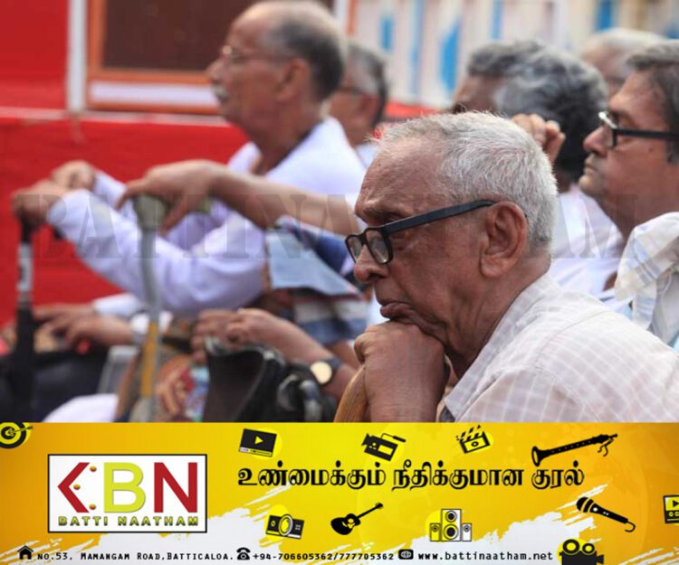 ஓய்வூதியம் எடுக்கச்சென்ற முதியவர்களை திருப்பி அனுப்பியது மட்டு மக்கள் வங்கி!