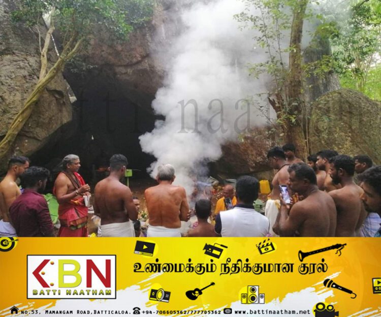 வெடுக்குநாறிமலை சிவன்கோவில் பூசகரும், நிர்வாக உறுப்பினரும் கைது!
