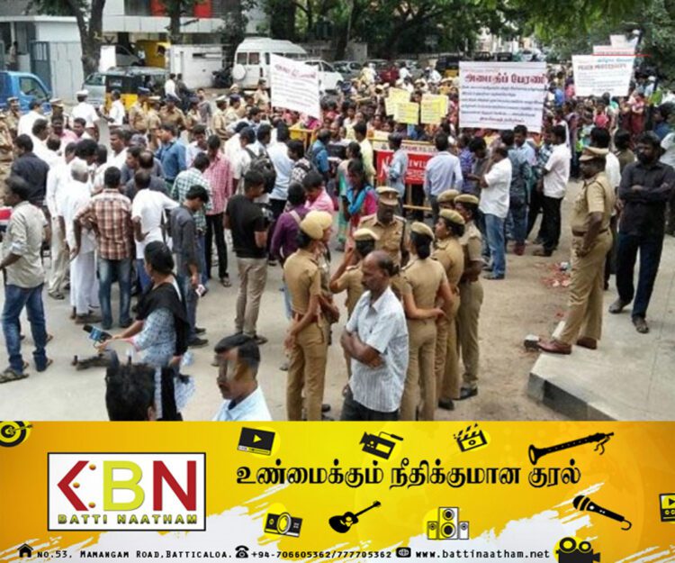 குடியுரிமை கோரி ஈழத்தமிழர்கள் இந்தியாவில் போராட்டம்!