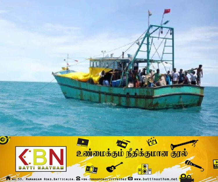 சட்டவிரோதமான முறையில் படகுமூலம் அவுஸ்திரேலியாவிற்கு ஆட்கடத்தல்; இலங்கை படை அதிகாரிகள் கைது!