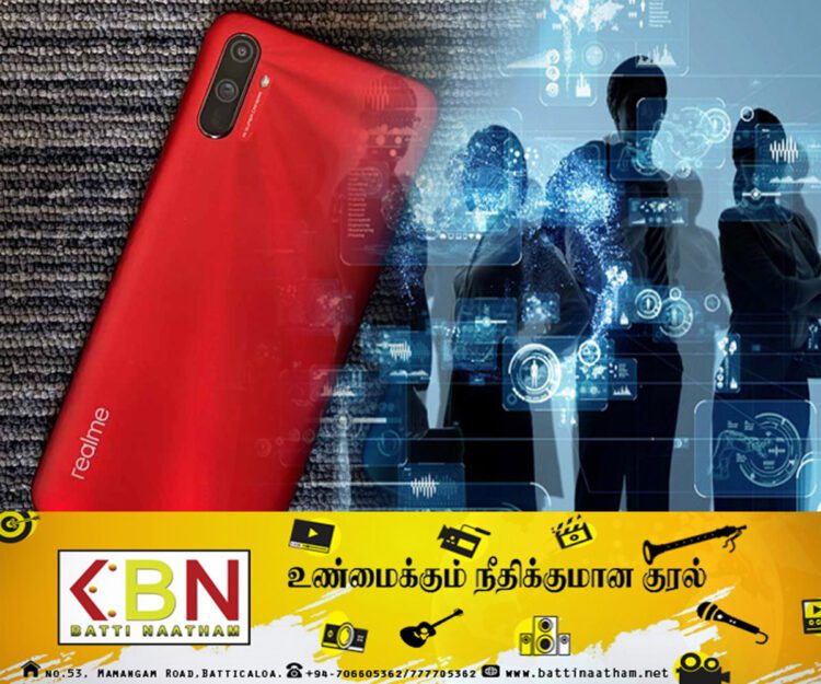 பயனர்களின் தகவல்களை திருடும் ரியல்மி?; டுவிட்டரில் பரபரப்பை ஏற்படுத்திய நபர்!