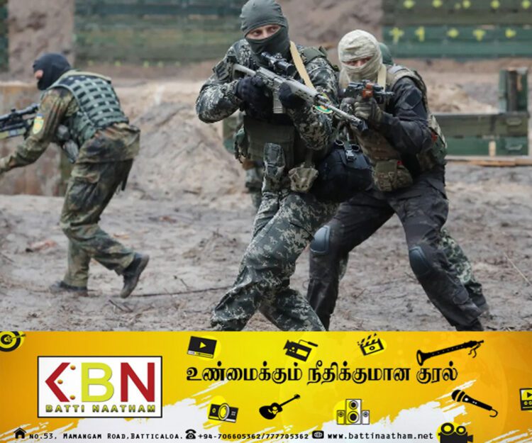 கோழி பண்ணையில் பதுங்கியிருந்த ரஷ்ய வீரர்கள்; தாக்குதல் நடத்தியது உக்ரைன்!