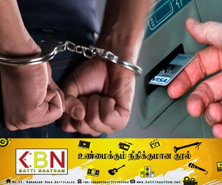 சக பொலிஸ் கான்ஸ்டபிளிடம் கைவரிசை காட்டி மாட்டிக் கொண்ட பொலிஸ் கான்ஸ்டபிள்!