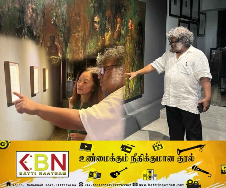 கறுப்பு ஜுலை புகைப்படக் கண்காட்சியை பார்வையிட்ட அமெரிக்க தூதுவர் ஜுலி சங்!