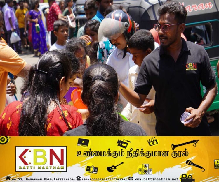 ஸ்ரீ மாமாங்கேஸ்வரர் ஆலய தீர்த்தத் திருவிழாவினை முன்னிட்டு Battinaatham ஊடகத்தினால் தாகசாந்தி மற்றும் அன்னதானம் வழங்கி வைப்பு!