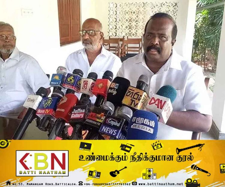 சரத் வீரசேகர நாட்டில் வாழத் தகுதியற்றவர்; செல்வம் அடைக்கலநாதன்!