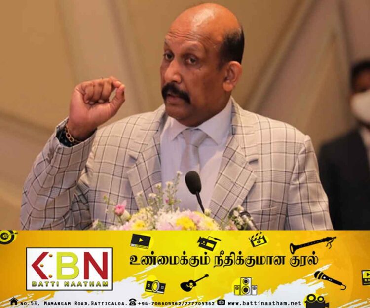 புலம்பெயர் தமிழர்கள் பிரபாகரனை வைத்து பிழைப்பு நடத்துகிறார்கள்; அவரை கொச்சை படுத்தவேண்டாம் என்கிறார் கமல் குணரத்ன!