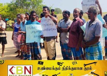 இராணுவ முகாமை அகற்றாதே; யாழ் கற்கோவளம் பிரதேச மக்கள் ஆர்ப்பாட்டம்!