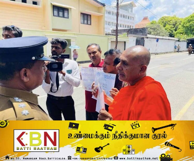 கஜேந்திரகுமார் பொன்னம்பலம் எம்.பியின் வீட்டை முற்றுகையிட்ட தேரர்; படையினர் குவிப்பு!