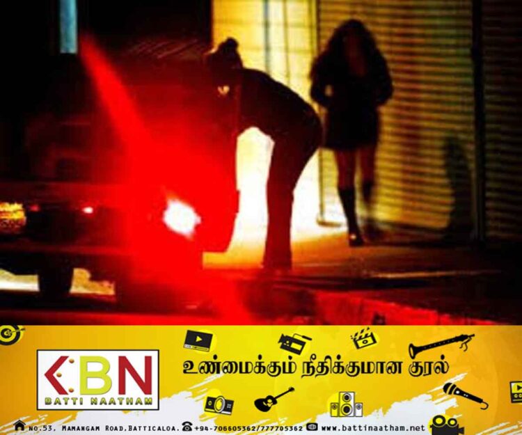 திருமலையில் விபச்சார விடுதியை சுற்றிவளைத்த பொதுமக்கள்!