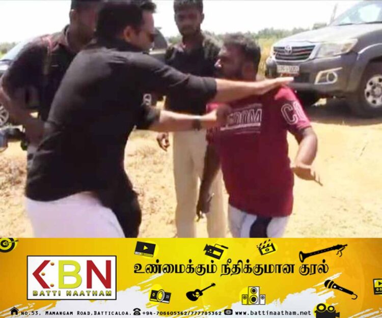 இராஜாங்க அமைச்சர் சதாசிவம் வியாழேந்திரனுக்கும்-வேலையாட்களுக்கும் தள்ளுமுள்ளு!