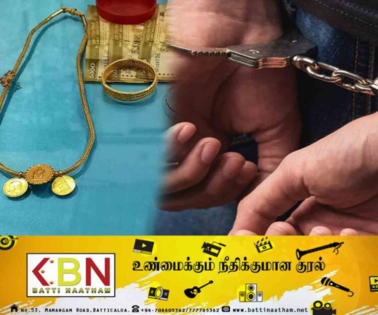 பயணித்து கொண்டிருந்த பேருந்தில் 20 பவுண் நகை திருட்டு; நால்வர் கைது!