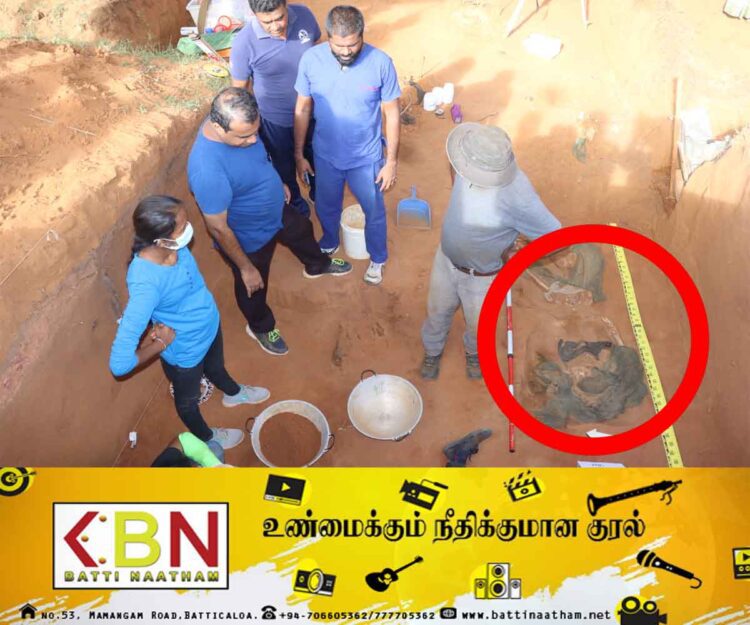 கொக்குத்தொடுவாய் மனித புதைகுழியில் இரு பெண் போராளிகள்!
