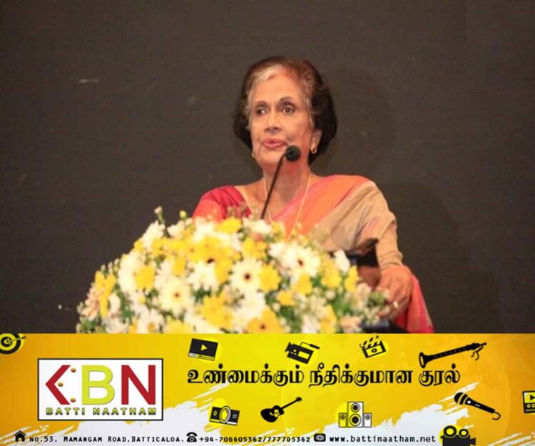 13ஐ ஐக்கியதேசியக் கட்சியினர் எதிர்த்தனர், ஆனால் தற்போது அதனை நிறைவேற்றவேண்டும் என்கின்றனர்; சந்திரிகா சுட்டிக்காட்டு!
