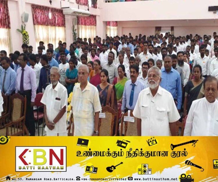 தமிழர் பிரதேசத்தில் தமிழில் பாடப்படாத தேசிய கீதம்; அமைச்சர் டக்ளஸ் தேவானந்தா கவலை!
