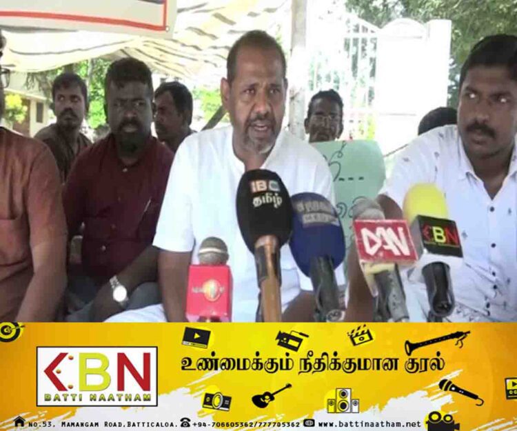 ஜனாதிபதி சர்வதேசத்திற்கு ஒரு முகத்தை காட்டி கொண்டு அதேசமயம் சிங்கள இனவாதிகளுக்கு முழுமையாக துணை போகிறார்; கஜேந்திரகுமார் எம்.பி சுட்டிக்காட்டு!