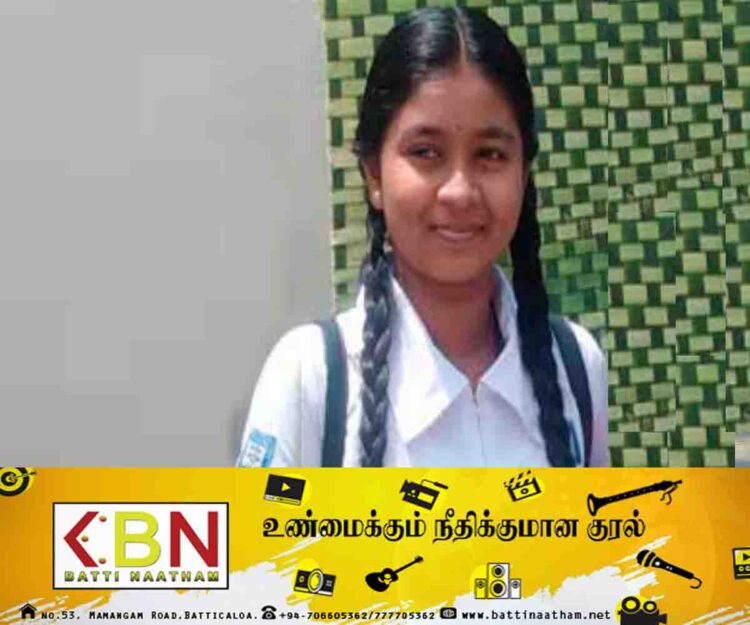 தேசிய மட்ட தமிழ்மொழி தினப்போட்டியில் காரைதீவு இ.கி.மி பெண்கள் வித்தியாலய மாணவிக்கு தங்கப் பதக்கம்!