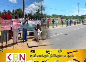 கைகட்டி வேடிக்கை பார்த்த இராஜாங்க அமைச்சர்கள்; அதிர்ச்சியில் பண்ணையாளர்கள்!