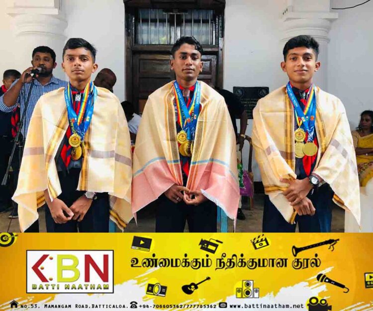 மட்/ புனித மிக்கேல் கல்லூரி சாதனை மாணவர்களின் பாராட்டு நிகழ்வு!