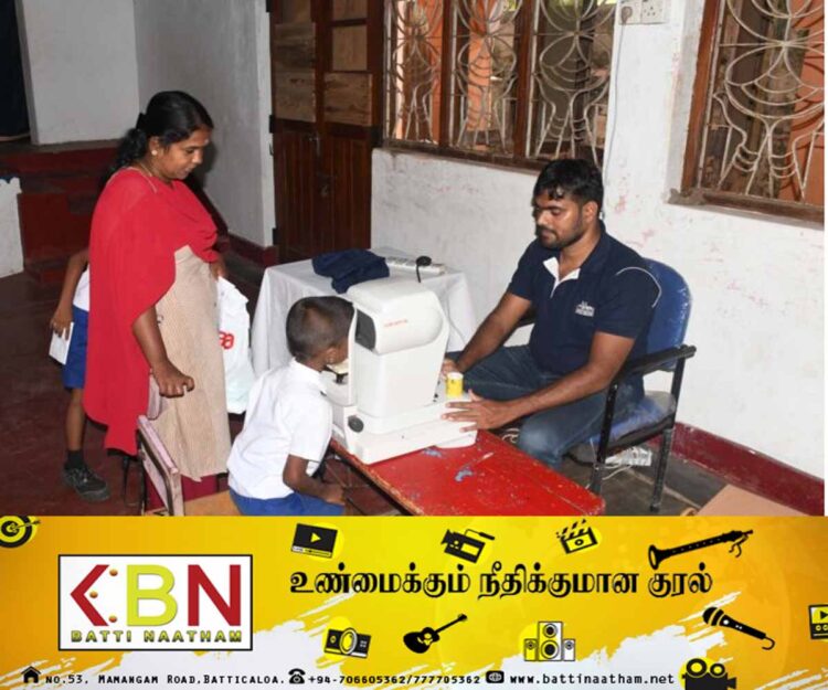 மட்டு கல்லடி சிவானந்தா தேசிய பாடசாலையில் சிறப்பாக நடைபெற்ற இலவச கண் பரிசோதனை நிகழ்வு!