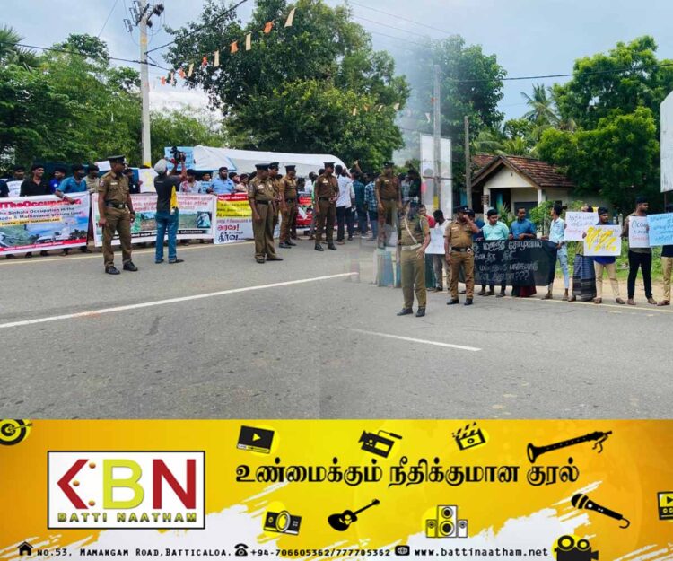 பண்ணையாளர்களுக்கு ஆதரவு தெரிவித்து வீதிக்கு இறங்கிய பல்கலைக்கழக மாணவர்கள்!