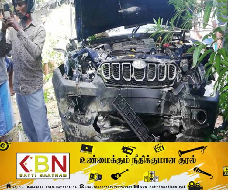 வாழைச்சேனையில் பொலிஸ் ஜீப் விபத்து!