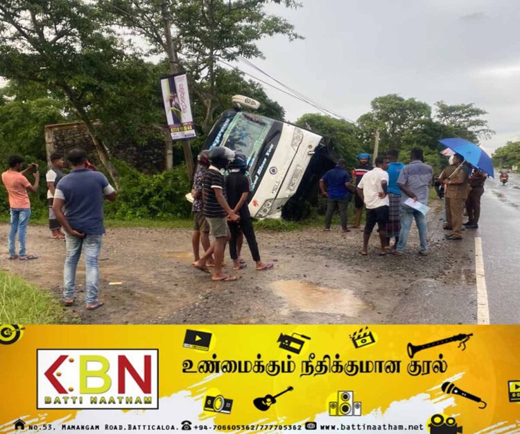 மன்னாரிலிருந்து கொழும்பு நோக்கி சென்ற பஸ் விபத்து!