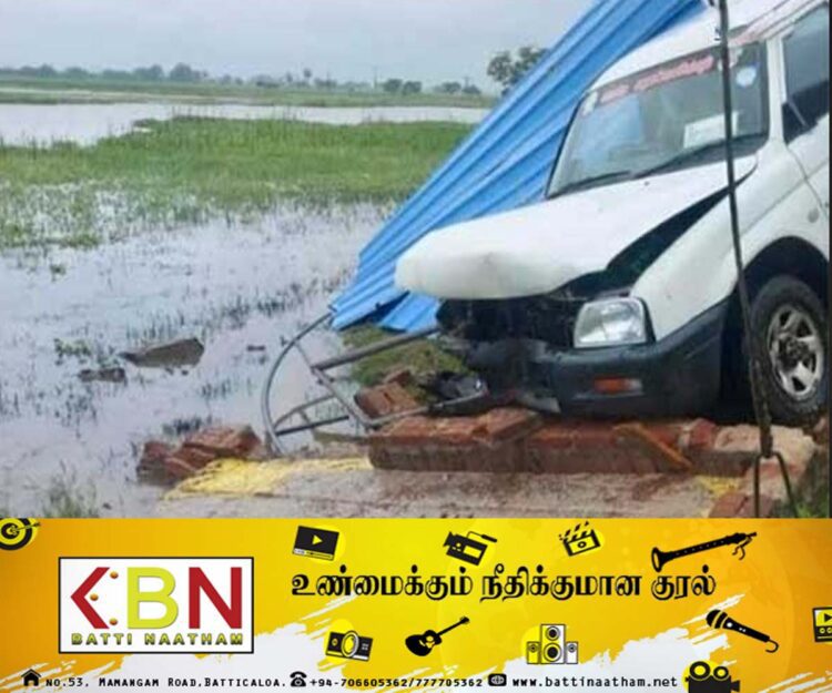 வேகக்கட்டுப்பாட்டை இழந்த சுகாதார திணைக்களத்திற்கு சொந்தமான வாகனம் விபத்து!