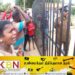 மட்டு கொக்குவில் பொலிஸ் நிலையத்திற்கு முன்பாக சவப்பெட்டியுடன் போராட்டம் நடாத்திய மக்கள்!
