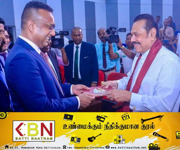 மஹிந்தவிற்கு மனுஷ வழங்கிய முத்திரை!