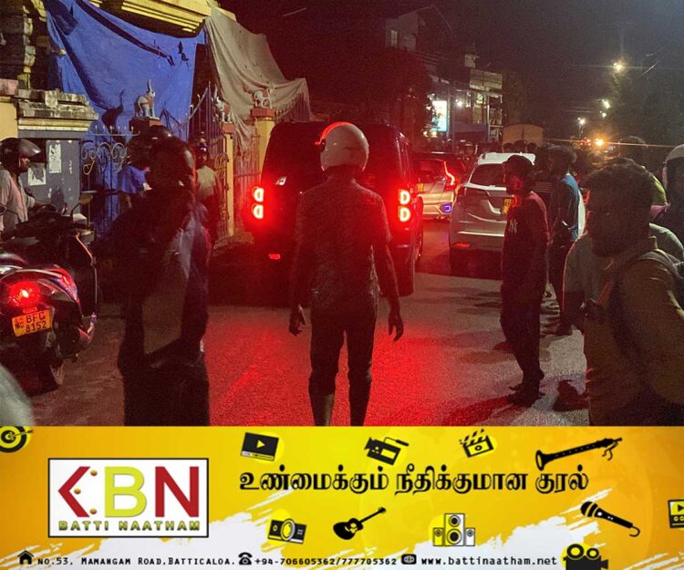 மட்டு திஸ்ஸ வீரசிங்கம் சதுக்கத்தில் வீடு ஒன்று முற்றுகை;ஐஸ் போதைப்பொருளுடன் இளைஞன் ஒருவன் கைது! (புகைப்படங்கள்)