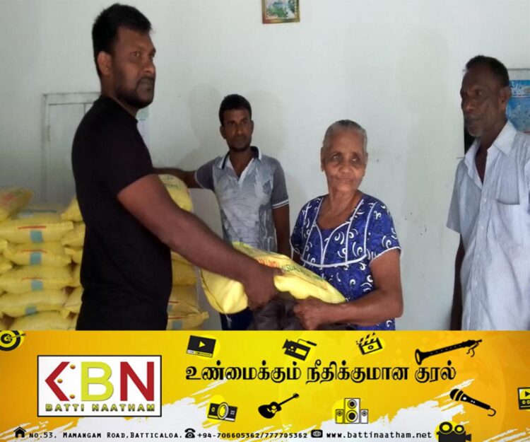 மட்டு வாழைச்சேனையில் வெள்ளத்தில் பாதிக்கப்பட்டோருக்கு உலர் உணவுப் பொதிகள் வழங்கும் நிகழ்வு!