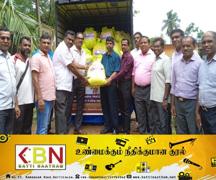 வெள்ளத்தால் பாதிக்கப்பட்ட கிரான் பிரதேச செயலக மக்களுக்கு நிவாரணம் வழங்கி வைப்பு!