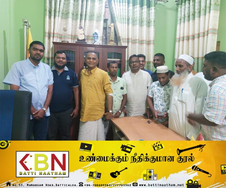 பிரச்சனைகளுக்கான தீர்வுகள் தொடர்பில் அதாவுல்லாஹ் தலைமையில் மக்கள் சந்திப்பு!