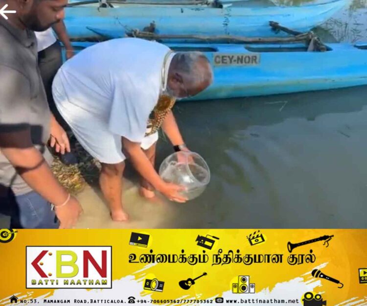குளத்தில் விடப்பட்ட ஒரு இலட்சம் மீன்குஞ்சுகள்; கடற்றொழில் அமைச்சர் தலைமையில் நிகழ்வு!