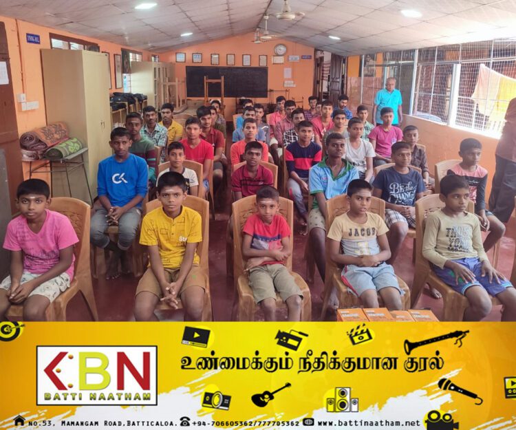 மட்டக்களப்பு கல்லடி ஹரி சிறுவர் இல்லத்திற்கு கற்றல் உபகரணங்களை வழங்கிய இணைந்த கரங்கள் அமைப்பு!