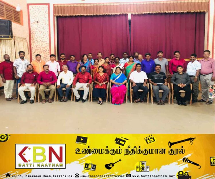 மண்முனை தென்மேற்கு பிரதேச செயலக சமுர்த்தி பிரிவு உத்தியோகத்தர்களினால் பிரதேச செயலாளர்கள் மற்றும் உத்தியோகத்தருக்கான பாராட்டு நிகழ்வு!