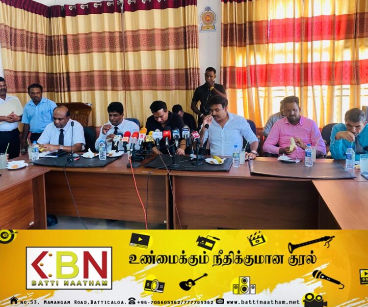 கிழக்கு மாகாண ஆளுனர் தலைமையில் மட்டு பட்டிப்பளை பிரதேச செயலகத்தில் இறால் பண்ணைகள் அமைப்பதற்கான அறிவுறுத்தல் கூட்டம்!
