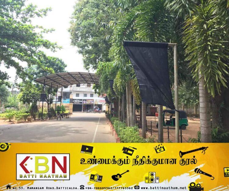 யாழ் பல்கலைக்கழக வளாகத்திற்குள் பறக்கவிடப்பட்டுள்ள கறுப்புக் கொடி!